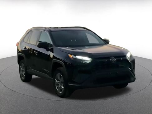 Used 2025 Toyota RAV4 LE image 3