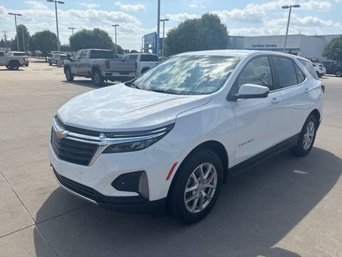 Used 2024 Chevrolet Equinox LT AWD/4WD image 3