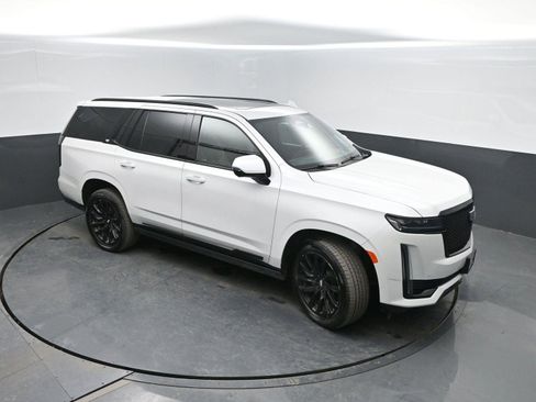 Used 2023 Cadillac Escalade Sport Platinum w/ LPO, ONYX Package image 46