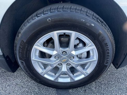 Used 2024 Chevrolet Equinox LT FWD image 9