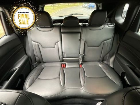 Used 2025 Jeep Compass Trailhawk image 13