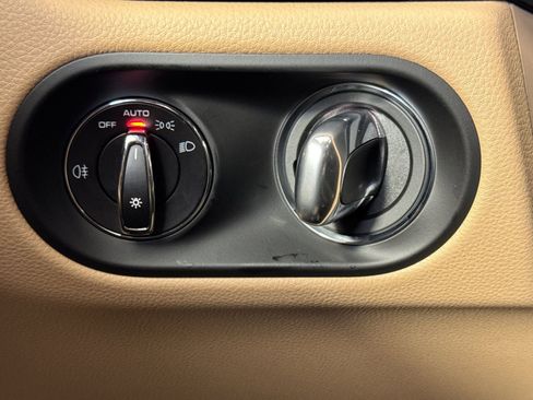 Certified 2025 Porsche Macan image 31