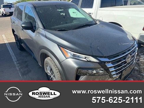 Used 2024 Nissan Rogue S image 1