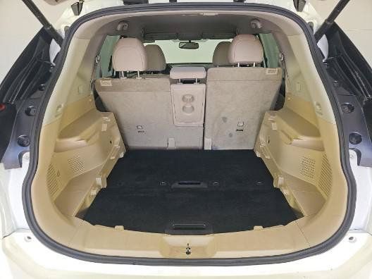 Used 2017 Nissan Rogue SV w/ SV Premium Package AWD/4WD image 14