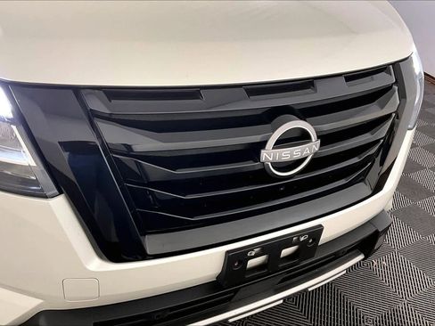 Used 2022 Nissan Pathfinder SL w/ SL Black Package image 61