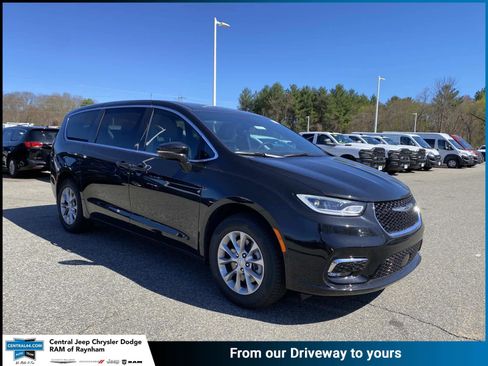 New 2026 Chrysler Pacifica Select AWD/4WD image 1