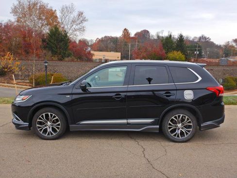 Used 2016 Mitsubishi Outlander GT image 11