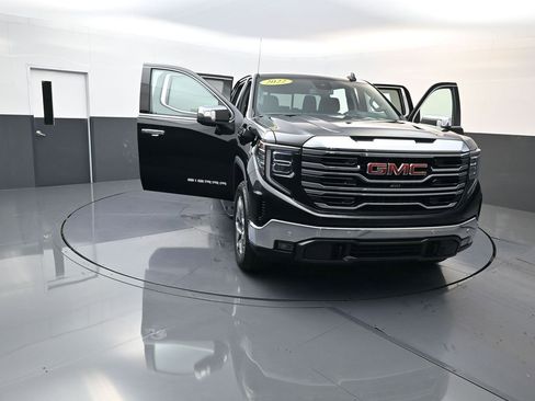 Used 2022 GMC Sierra 1500 SLT w/ SLT Premium Plus Package AWD/4WD image 32