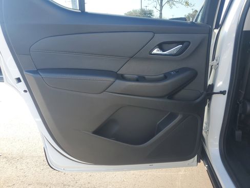 Used 2020 Chevrolet Traverse LS image 10