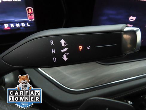 Used 2025 Chevrolet Suburban Z71 AWD/4WD image 14
