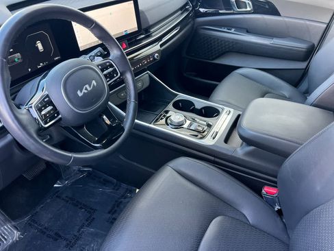 Used 2025 Kia Carnival SX Prestige image 12