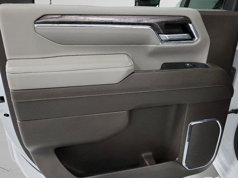 Used 2024 Chevrolet Silverado 2500 LTZ w/ LTZ Plus Package image 10