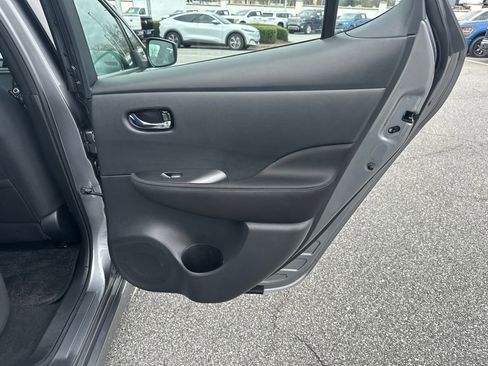 Used 2022 Nissan Leaf S image 16