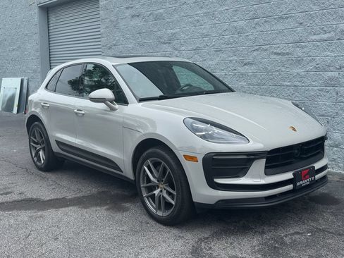 Used 2023 Porsche Macan AWD/4WD image 6