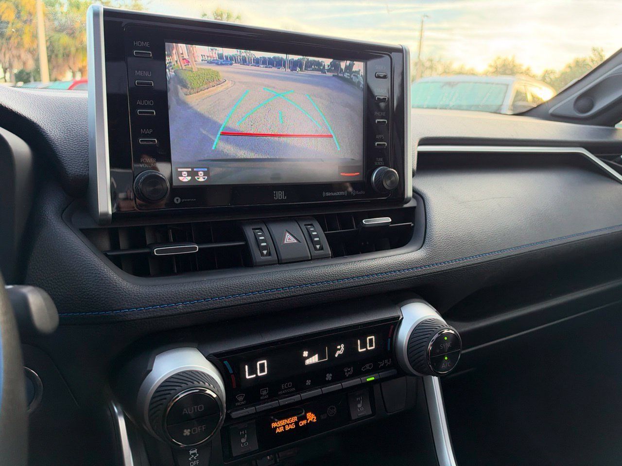Used 2019 Toyota RAV4 XSE AWD/4WD image 10