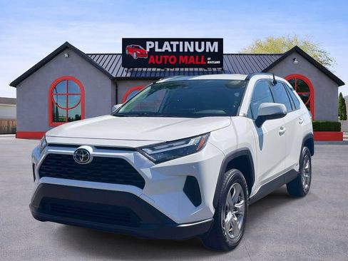 Used 2025 Toyota RAV4 XLE AWD/4WD image 3