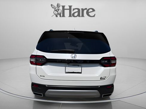 Used 2024 Honda Pilot Elite image 4