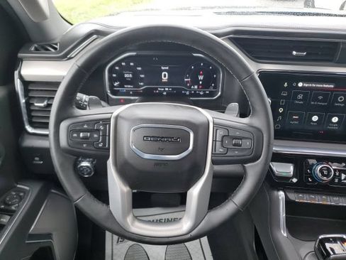 Used 2025 GMC Sierra 1500 Denali AWD/4WD image 19