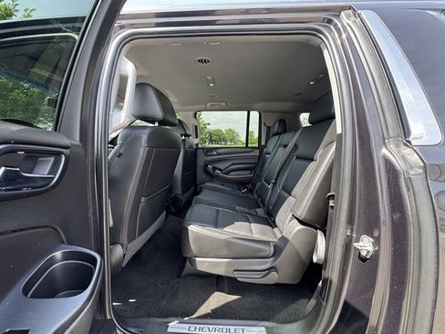 Used 2018 Chevrolet Suburban LT AWD/4WD image 13