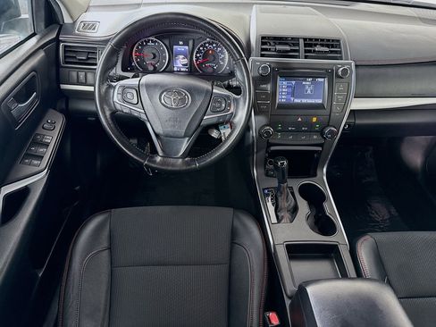 Used 2016 Toyota Camry SE FWD image 17