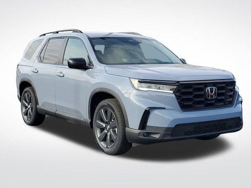 New 2025 Honda Pilot Sport image 2