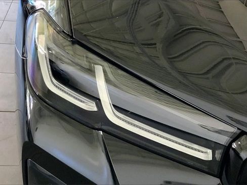 Used 2021 BMW 540i w/ M Sport Package image 28