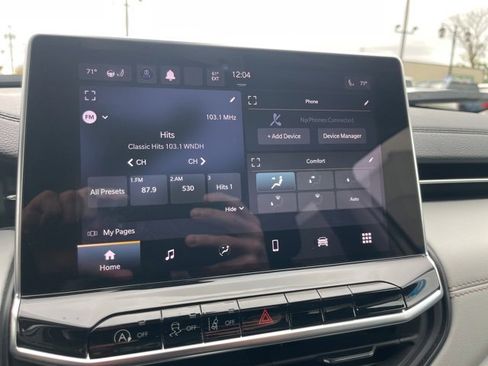 Used 2022 Jeep Compass Limited image 23