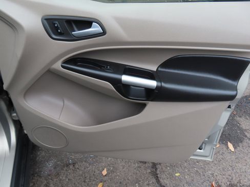 Used 2014 Ford Transit Connect XLT image 20