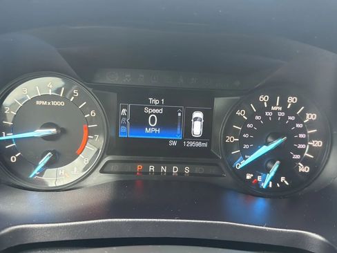 Used 2017 Ford Explorer XLT image 16