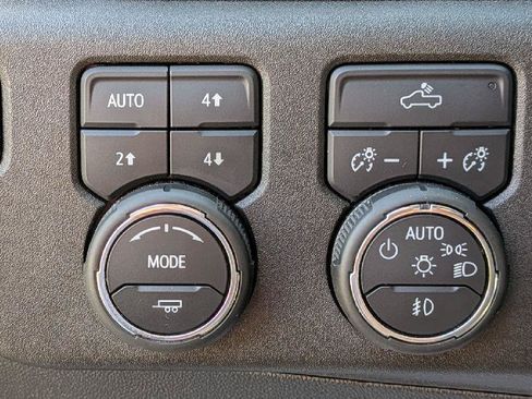 Used 2025 Chevrolet Silverado 1500 RST AWD/4WD image 15