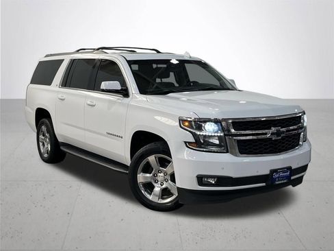 Used 2020 Chevrolet Suburban LT w/ Luxury Package image 7