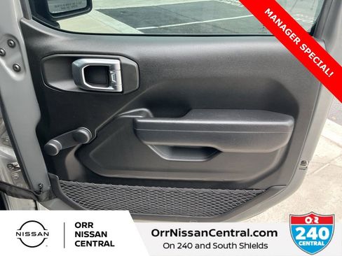 Used 2022 Jeep Wrangler Unlimited Willys image 9