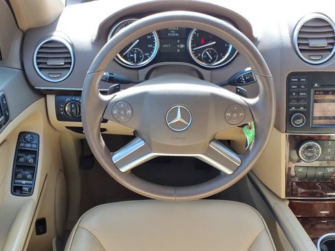 Used 2010 Mercedes-Benz GL 450 4MATIC image 5