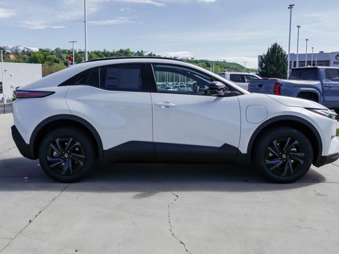 New 2026 Toyota C-HR w/ Cold Weather Package image 9
