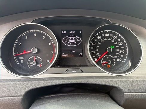 Used 2017 Volkswagen Golf SEL image 10