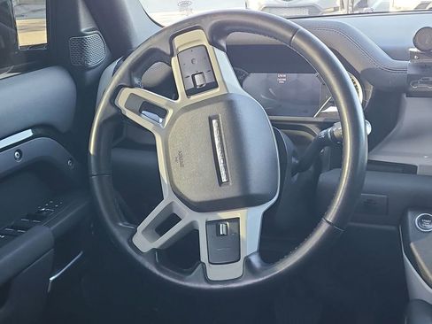 Used 2022 Land Rover Defender 110 image 21