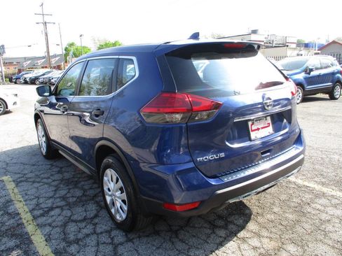 Used 2017 Nissan Rogue S image 2