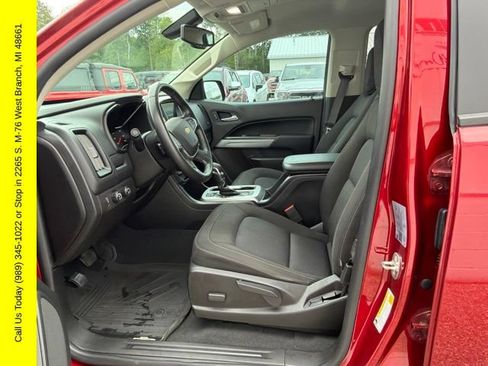 Used 2022 Chevrolet Colorado LT w/ LT Convenience Package AWD/4WD image 17