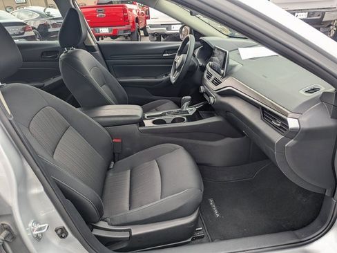 Used 2024 Nissan Altima 2.5 SV image 30