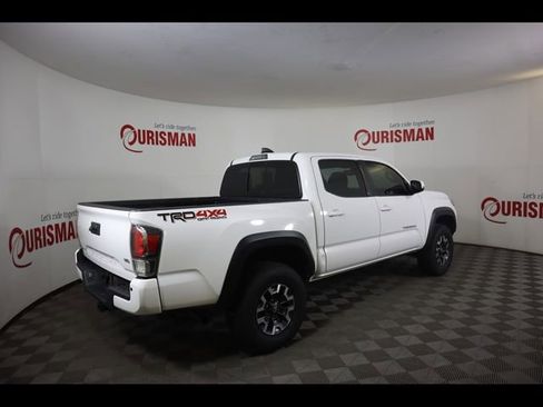 Used 2022 Toyota Tacoma TRD Off-Road AWD/4WD image 10