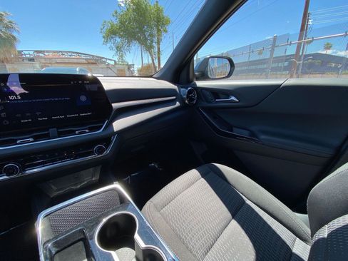 Used 2025 Chevrolet Equinox LT image 35