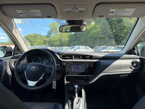 Used 2019 Toyota Corolla SE FWD image 15