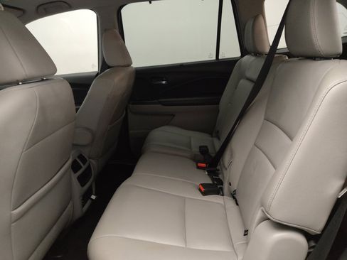 Used 2016 Honda Pilot Touring image 18
