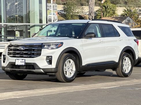 New 2026 Ford Explorer Active w/ Active Comfort Package image 7