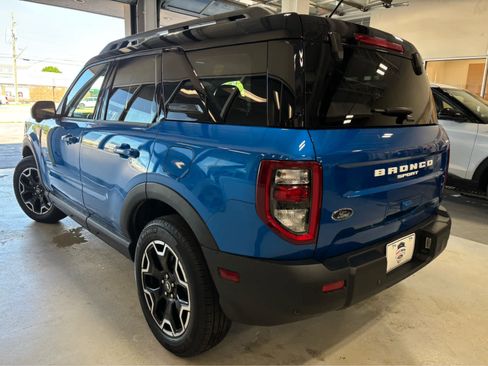 Certified 2025 Ford Bronco Sport Outer Banks w/ Outer Banks Tech Package+ AWD/4WD image 6