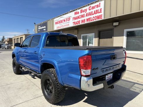 Used 2017 Toyota Tacoma SR5 w/ Tow Package AWD/4WD image 7