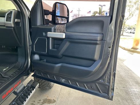 Used 2017 Ford F250 Lariat w/ Lariat Ultimate Package image 27