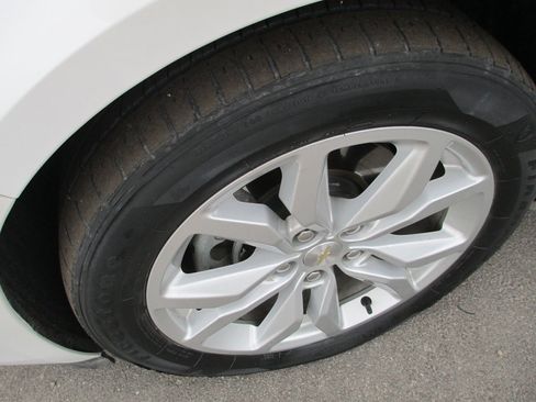 Used 2019 Chevrolet Impala LT w/ LT Leather Package image 10