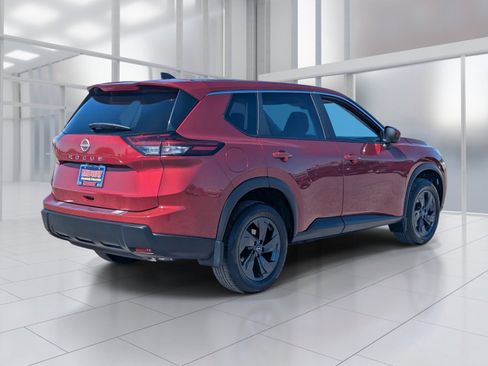 Certified 2026 Nissan Rogue SV FWD image 5
