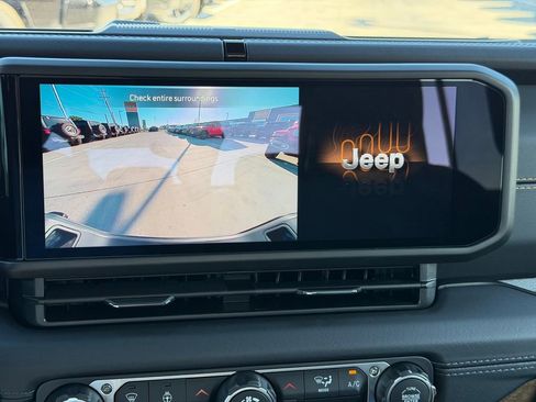 New 2026 Jeep Gladiator Sport AWD/4WD image 13